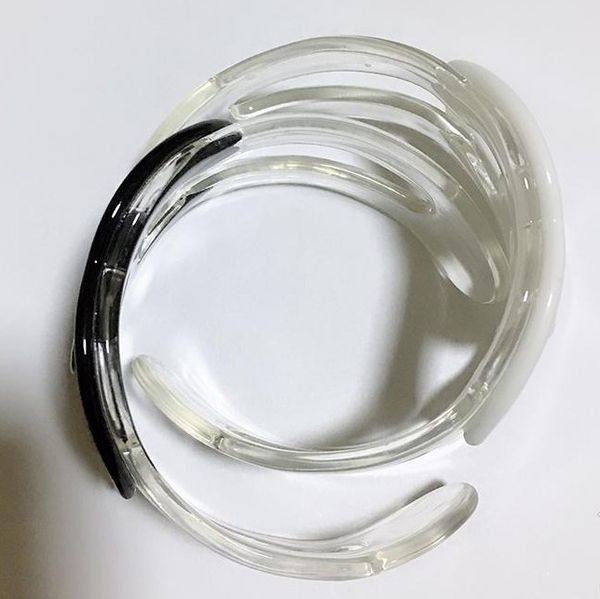 4.2cm black and white acrylic transparent texture bracelet fashion c letter bracelet ladies collection bracelet accessories 2pcs/lot
4.2cm black and white acrylic transparent texture bracelet fashion c letter bracelet ladies collection bracelet accessories 2pcs/lot