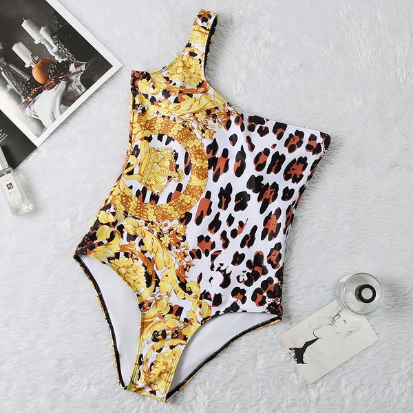 ss20 new arrival designer medusa swimsuit summer beach bikini swimwear for women size s-xl 2221, White;black
ss20 new arrival designer medusa swimsuit summer beach bikini swimwear for women size s-xl 2221, White;black