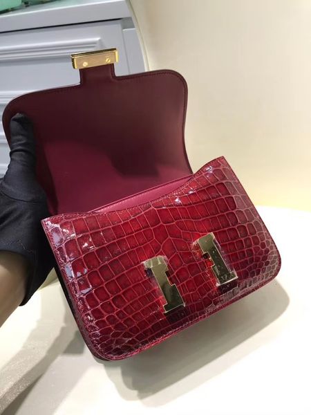 factory whosale handmade with crocodile skin ,wax thread mini keily,gold silver hardware,fast delivery
factory whosale handmade with crocodile skin ,wax thread mini keily,gold silver hardware,fast delivery