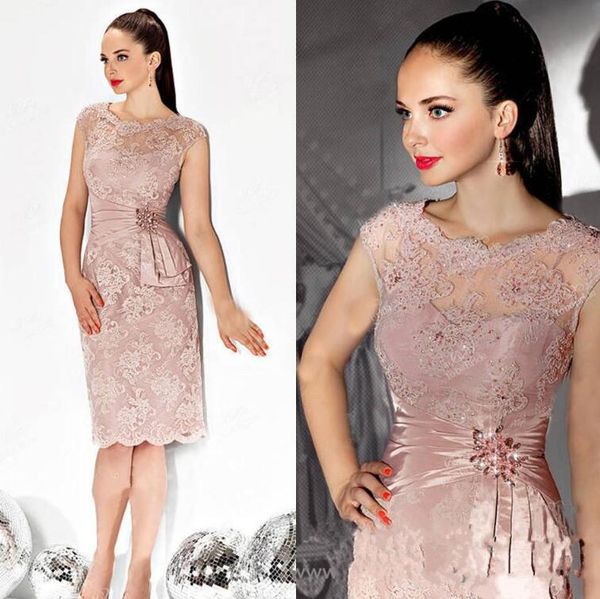 2019 illusion mother dress knee length lace appliques beaded evening dress mother of the bride dresses for wedding ing, Black;red
2019 illusion mother dress knee length lace appliques beaded evening dress mother of the bride dresses for wedding ing, Black;red