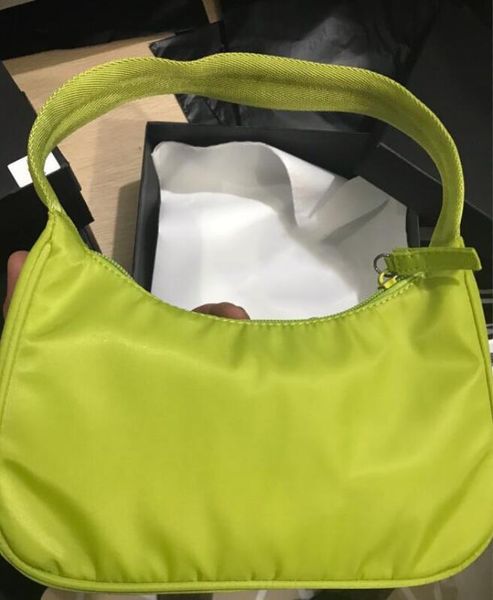 2020 new fashion woman bags nylon purse crescent bag match fabric fluorescent tote handbags wallet tote summer bag
2020 new fashion woman bags nylon purse crescent bag match fabric fluorescent tote handbags wallet tote summer bag