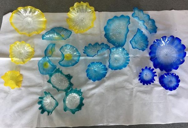 european murano flower plate arts lamp blue yellow shade decorative hand blown glass hanging plates with scallop edges
european murano flower plate arts lamp blue yellow shade decorative hand blown glass hanging plates with scallop edges