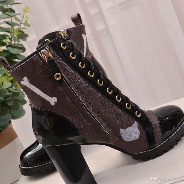 dhl)women designer boots martin desert boot flamingos love arrow medal 100% real leather coarse size us5-11 with box 04, Black;grey 
dhl)women designer boots martin desert boot flamingos love arrow medal 100% real leather coarse size us5-11 with box 04, Black;grey