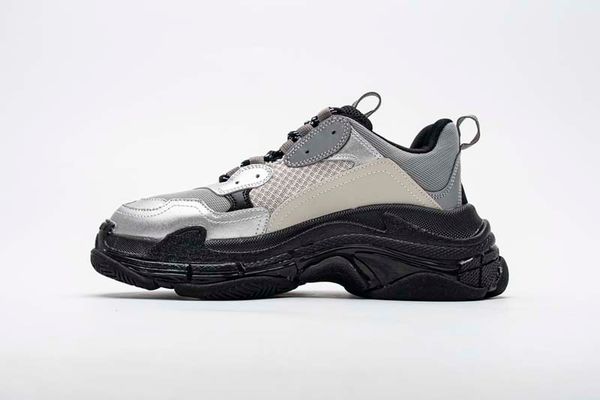 2019 dad shoes paris 17fw triple-s sneakers men/women white black running shoes cushion shoes szie 35-45
2019 dad shoes paris 17fw triple-s sneakers men/women white black running shoes cushion shoes szie 35-45