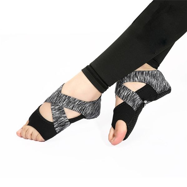 neoprene non-slip yoga shoes women slip fingerless fitness pilates socks professional indoor lightweight wrapped girl dance shoe, Black
neoprene non-slip yoga shoes women slip fingerless fitness pilates socks professional indoor lightweight wrapped girl dance shoe, Black