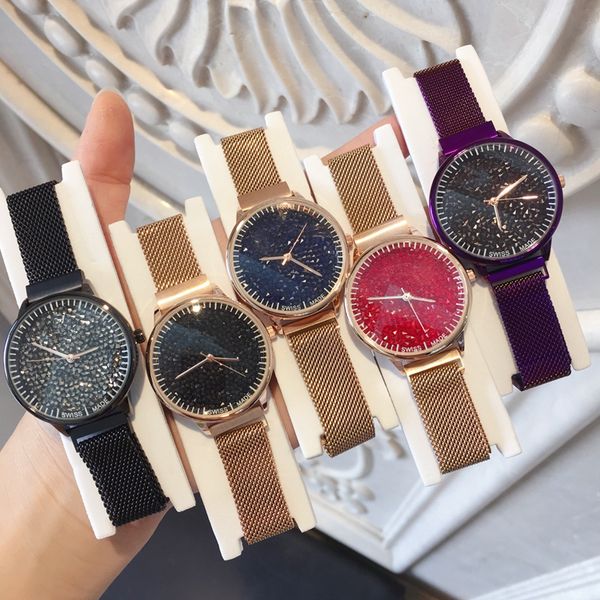 Relojes де Marca Mujer Марка мода женщины часы мигающий Алмаз циферблат Марка Милан ремень роскошные Леди наручные часы классический кварцевый Магнит пряжки
Relojes де Marca Mujer Марка мода женщины часы мигающий Алмаз циферблат Марка Милан ремень роскошные Леди наручные часы классический кварцевый Магнит пряжки