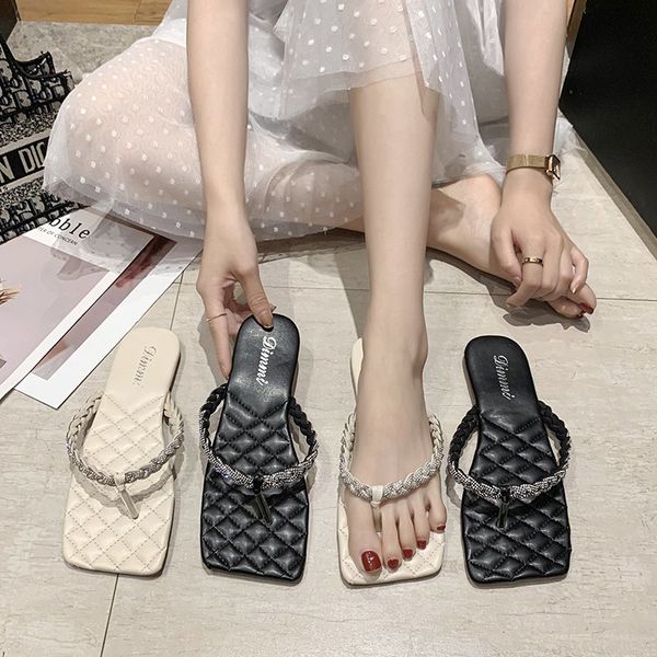 блестящий кристалл клип toe тапочки женщины вьетнамки женщины площади toe плоский тапочки лето плоский каблук слайды черный бежевый 2020, Black
блестящий кристалл клип toe тапочки женщины вьетнамки женщины площади toe плоский тапочки лето плоский каблук слайды черный бежевый 2020, Black