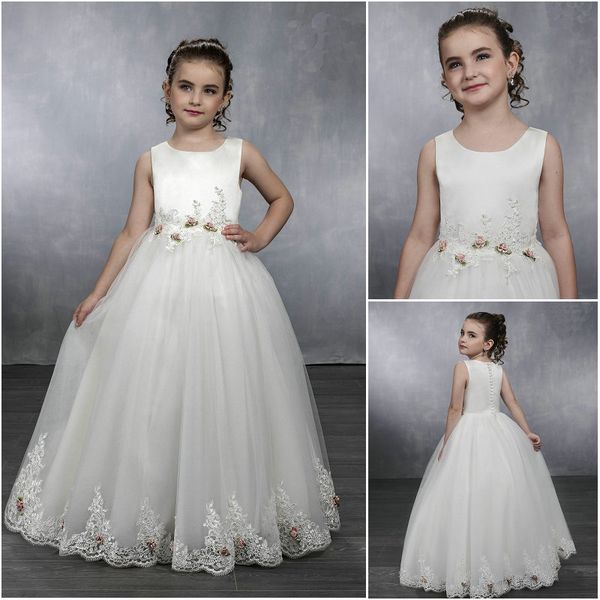 2019 designer charming white flower girl gowns tulle scoop neck buttons back lace applique flowers beaded girls party gowns mb9034, White;blue
2019 designer charming white flower girl gowns tulle scoop neck buttons back lace applique flowers beaded girls party gowns mb9034, White;blue