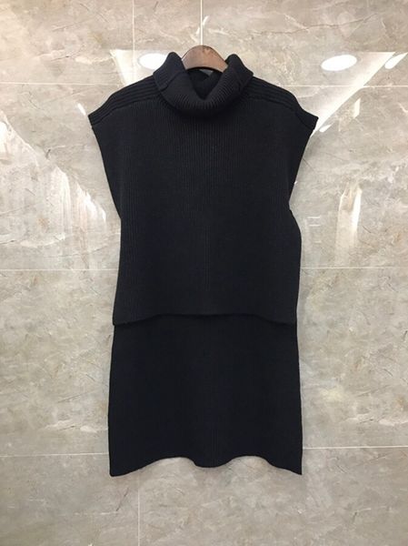 2019 early autumn new woman neck, high collar, pure color decoration sleeveless knitted shawl jacket, knitted sweater 918, White;black
2019 early autumn new woman neck, high collar, pure color decoration sleeveless knitted shawl jacket, knitted sweater 918, White;black