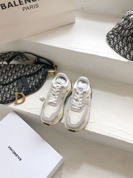 2020 new db couple high-quality thick bottom sports casual couple air cushion casual sports shoes
2020 new db couple high-quality thick bottom sports casual couple air cushion casual sports shoes