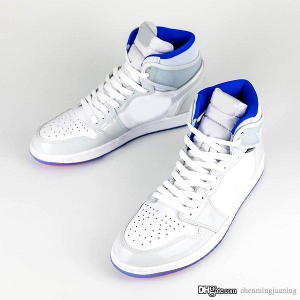 air authentic 1 high zoom r2t racer blue basketball shoes retro white 1s men sports sneakers ck6637-104 with box
air authentic 1 high zoom r2t racer blue basketball shoes retro white 1s men sports sneakers ck6637-104 with box