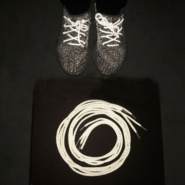 Static Relective Shoelaces Kanye West Fashion Designer 2019 TOP Quality Running Shoes Mens Women
Static Relective Shoelaces Kanye West Fashion Designer 2019 TOP Quality Running Shoes Mens Women