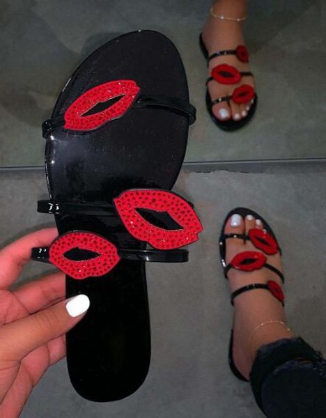 sandals female plus size 2020 summer new explosion style word slippers female flat bottom european and american women's shoes be, Black
sandals female plus size 2020 summer new explosion style word slippers female flat bottom european and american women's shoes be, Black
