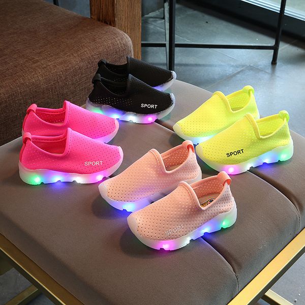 New 2018 European shinning casual boys girls baby shoes high quality colorful lighting children sneakers LED glowing kids shoes
New 2018 European shinning casual boys girls baby shoes high quality colorful lighting children sneakers LED glowing kids shoes
