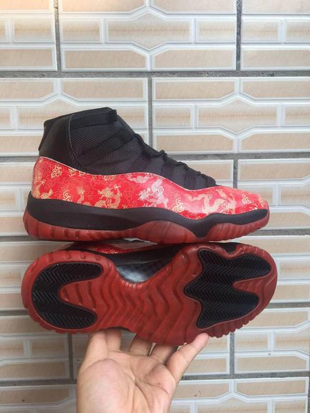 2020 custom 11s gs concord chinese dragon red black white mens basketball shoes 11 men retro sports designer sneakers trainer szie 13
2020 custom 11s gs concord chinese dragon red black white mens basketball shoes 11 men retro sports designer sneakers trainer szie 13