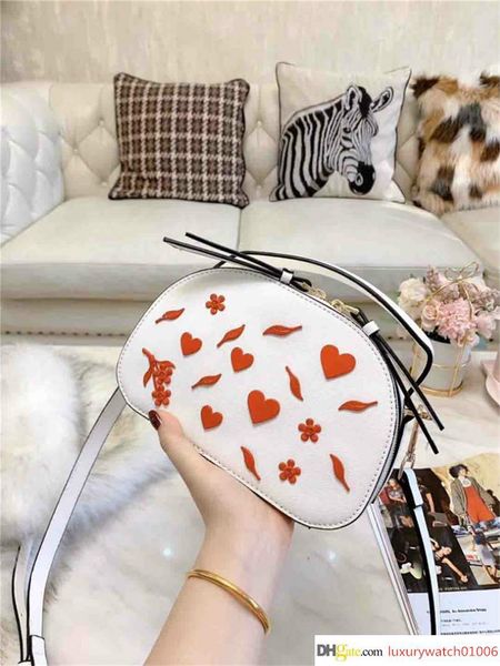 designer shoulder bag women luxury designer womens shoulder bags handbags purses heart-shaped decoration new girls in autumn and winter2
designer shoulder bag women luxury designer womens shoulder bags handbags purses heart-shaped decoration new girls in autumn and winter2
