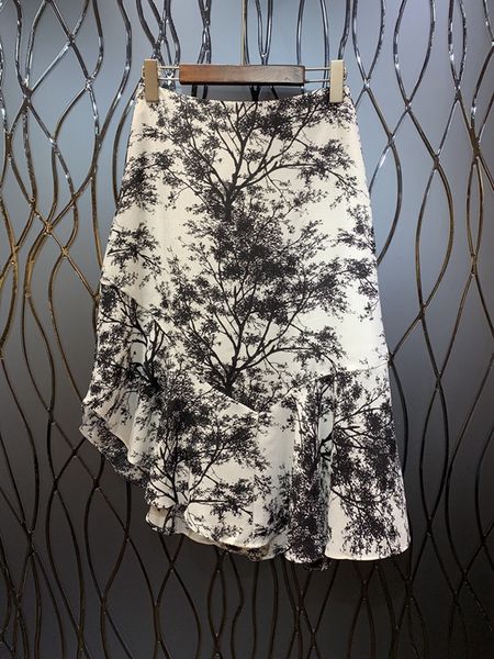 2019 summer new female ink printed small tree patterns lotus leaf baitie half-length skirt 520, Black
2019 summer new female ink printed small tree patterns lotus leaf baitie half-length skirt 520, Black