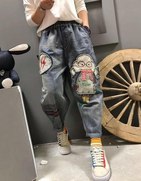2020 spring new girls patch embroidered jeans women's elastic waist loose light cropped pants, Blue
2020 spring new girls patch embroidered jeans women's elastic waist loose light cropped pants, Blue