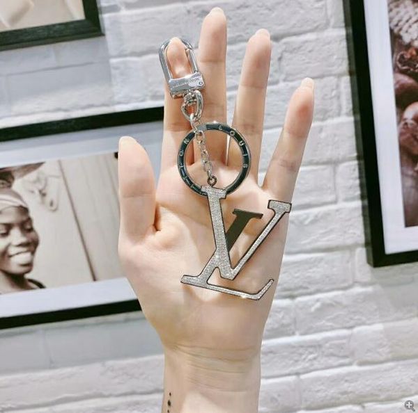 2019 designe luxury keychain cirle fashion car keychains stainless steel designe keychain for gifts with box, Silver
2019 designe luxury keychain cirle fashion car keychains stainless steel designe keychain for gifts with box, Silver