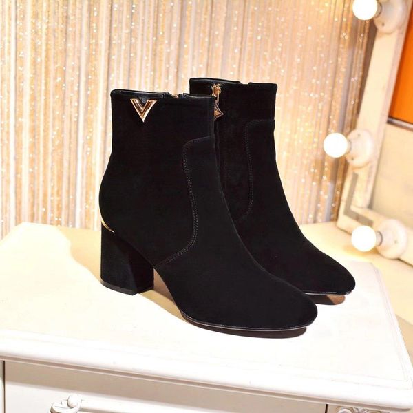 s2 french limited edition luxury women 's autumn and winter casual shoes women 's boots fashion printed sneakers si, Black
s2 french limited edition luxury women 's autumn and winter casual shoes women 's boots fashion printed sneakers si, Black