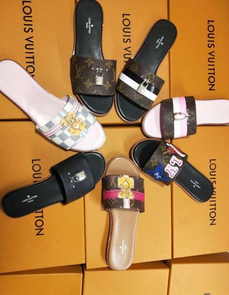 2018 summer womens real leather luxury colourful punk spike studs gladiator open toe flat slides sandals slippers slide flip flop, Black
2018 summer womens real leather luxury colourful punk spike studs gladiator open toe flat slides sandals slippers slide flip flop, Black