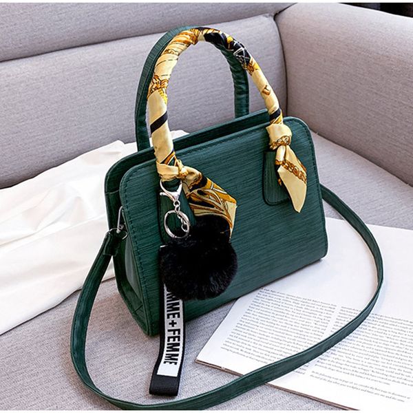 женщины сумки на ремне 2020 новая мода ленты crossbody сумка качества pu кожаные сумки женщина fur ball подвеска сумка
женщины сумки на ремне 2020 новая мода ленты crossbody сумка качества pu кожаные сумки женщина fur ball подвеска сумка