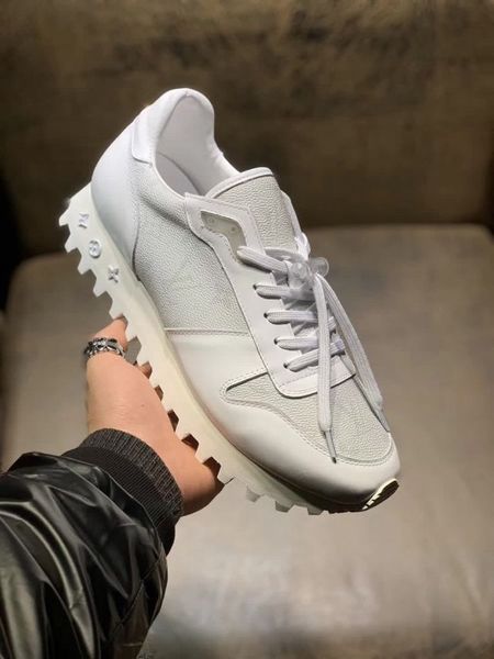 2020 r run away sneakers fashion trend outdoor running shoes comfortable and breathable sports overall lightweight casual shoes
2020 r run away sneakers fashion trend outdoor running shoes comfortable and breathable sports overall lightweight casual shoes