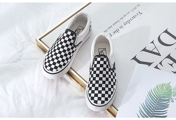 2020 summer men and women students lazy shoes one pedal chess board black and white plaid canvas shoes
2020 summer men and women students lazy shoes one pedal chess board black and white plaid canvas shoes