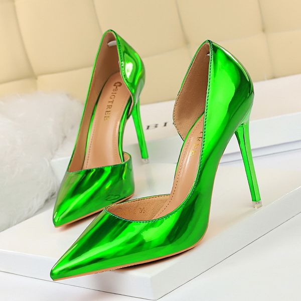 2020 plus size 43 women .5cm high heels gold pumps female escarpins luxury tacons lady shoes high heels scarpins shoes, Black
2020 plus size 43 women .5cm high heels gold pumps female escarpins luxury tacons lady shoes high heels scarpins shoes, Black