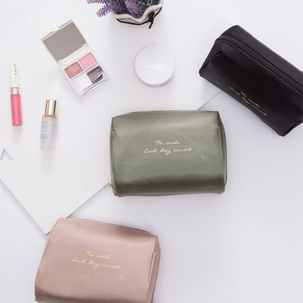 cosmetic bag simple nylon waterproof three-dimensional travel wash bag small portable storage flower yao
cosmetic bag simple nylon waterproof three-dimensional travel wash bag small portable storage flower yao