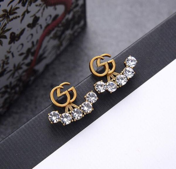 2020 new earrings female letters seiko colored diamond earrings temperament same retro alphabet earrings designer jewelry women, Golden;silver
2020 new earrings female letters seiko colored diamond earrings temperament same retro alphabet earrings designer jewelry women, Golden;silver