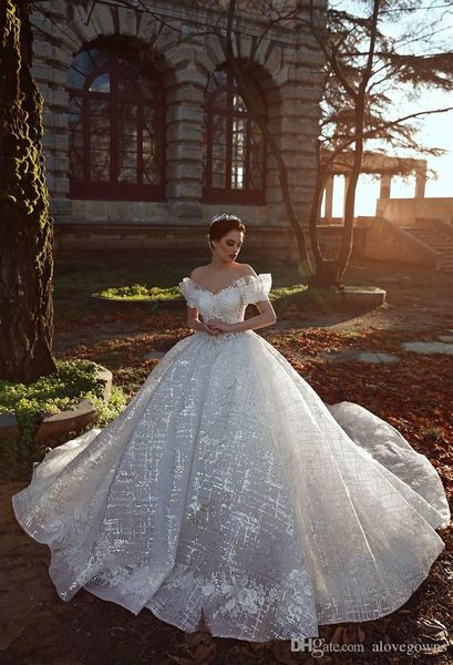 luxury shinny white ball gown wedding dresses 2019 lace appliques bridal gowns custom made plus size luxury arabic wedding dress dubai
luxury shinny white ball gown wedding dresses 2019 lace appliques bridal gowns custom made plus size luxury arabic wedding dress dubai