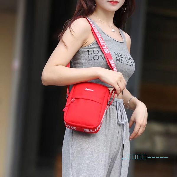 Бренд Supre дизайнерские сумки письма печати Crossbody сумки на ремне водонепроницаемый спортивные женские дорожные сумки пояс поясная сумка DHL C62606
Бренд Supre дизайнерские сумки письма печати Crossbody сумки на ремне водонепроницаемый спортивные женские дорожные сумки пояс поясная сумка DHL C62606