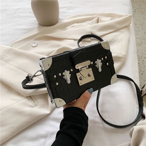 original design texture bag 2020 new fashion retro shoulder bag crocodile joker messenger
original design texture bag 2020 new fashion retro shoulder bag crocodile joker messenger
