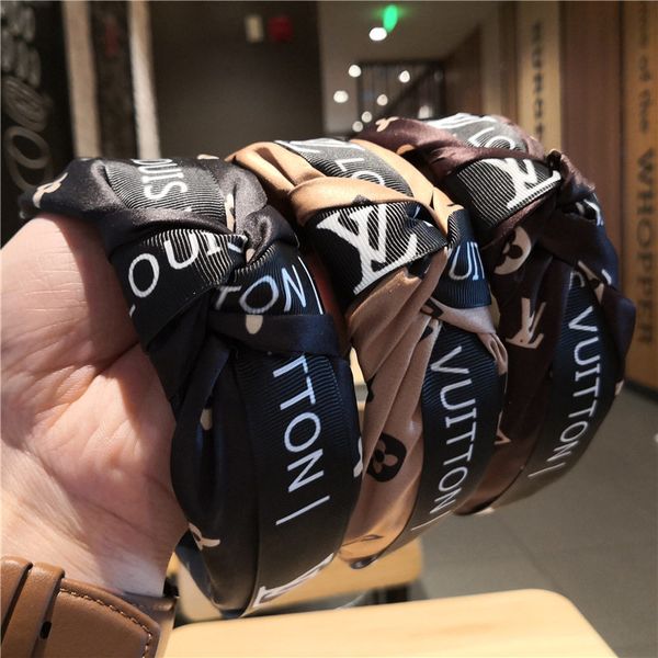 DHL-оголовье Hairband аксессуары для волос Три цвета Завязывается шпилька Полоски для женщин Моды Урожай волосы продукта Ретро
DHL-оголовье Hairband аксессуары для волос Три цвета Завязывается шпилька Полоски для женщин Моды Урожай волосы продукта Ретро