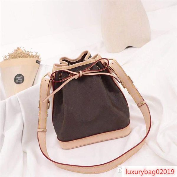 designer luxury handbags purses classic bucket bag v brand fashion model n41220 genuine leather bags crossbody single shoulder bags
designer luxury handbags purses classic bucket bag v brand fashion model n41220 genuine leather bags crossbody single shoulder bags