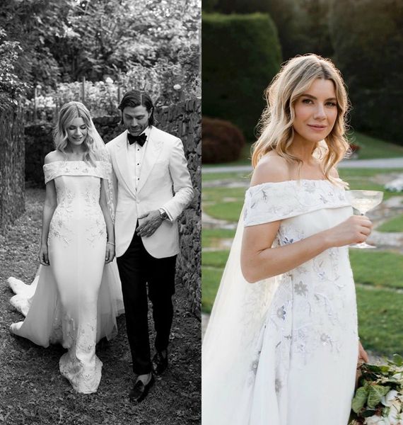 2020 bohemian new arrival mermaid wedding dresses off shoulder satin applique bridal gowns zipper sweep train wedding gowns, White
2020 bohemian new arrival mermaid wedding dresses off shoulder satin applique bridal gowns zipper sweep train wedding gowns, White