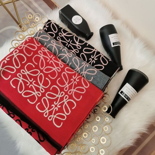 in 2019, the new scarf with thick tassel and multi-color simple pattern can be used to warm all seasons, Blue;gray
in 2019, the new scarf with thick tassel and multi-color simple pattern can be used to warm all seasons, Blue;gray