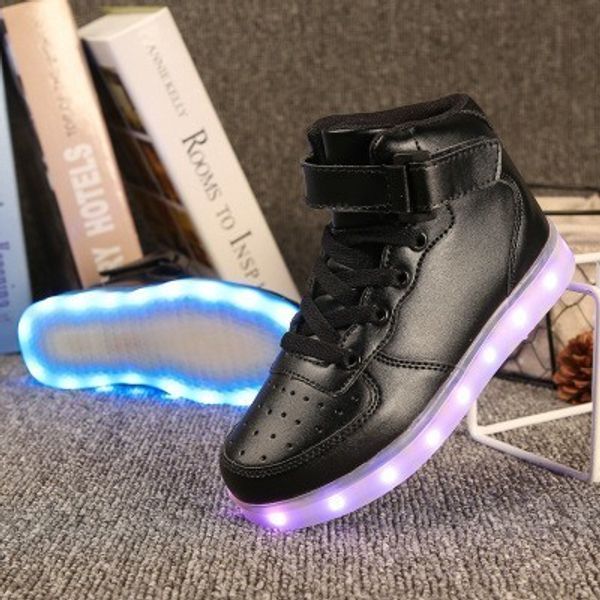 2020 designer-boys girls fashion brand children led trainers baby toddler little big kid casual stylish designer shoes, Black;red
2020 designer-boys girls fashion brand children led trainers baby toddler little big kid casual stylish designer shoes, Black;red