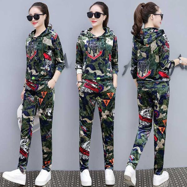 2020 winter women's fashion camouflage printing two-piece sets female camouflage velvet hoody coat+velvet pants tracksuit, Gray
2020 winter women's fashion camouflage printing two-piece sets female camouflage velvet hoody coat+velvet pants tracksuit, Gray