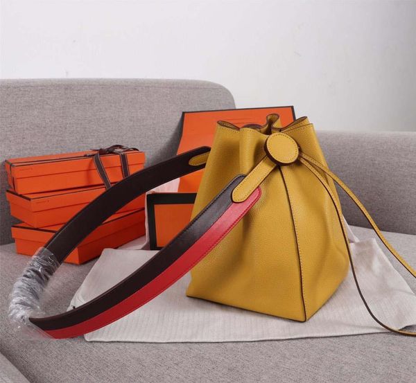 designer-luxury designer woman handbag purse shoulder bag cross body genuine leahter bags small bucket bag messenger bag 23
designer-luxury designer woman handbag purse shoulder bag cross body genuine leahter bags small bucket bag messenger bag 23
