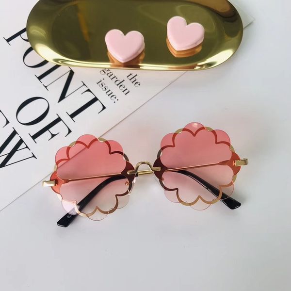 classic metal flower sunglasses boy girl brand cute cartoon sunglasses children uv400 retro glasses eyewear, White;black
classic metal flower sunglasses boy girl brand cute cartoon sunglasses children uv400 retro glasses eyewear, White;black