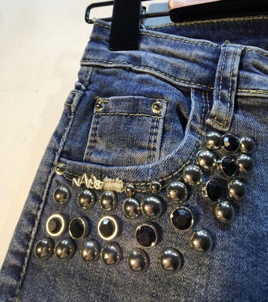 2020 autumn blue jeans for women streetwear new heavy rivet high waist slim stretch nine-point micro flare jeans pants feminina
2020 autumn blue jeans for women streetwear new heavy rivet high waist slim stretch nine-point micro flare jeans pants feminina