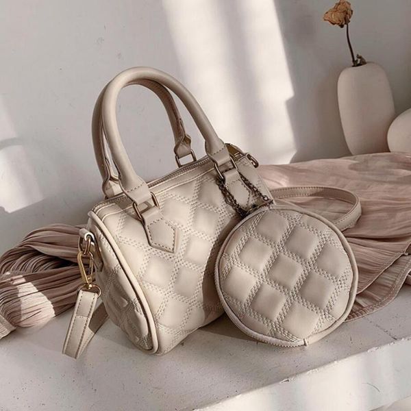 elegant female plaid tote bag 2020 fashion new pu leather women's handbag travel shoulder messenger bag
elegant female plaid tote bag 2020 fashion new pu leather women's handbag travel shoulder messenger bag