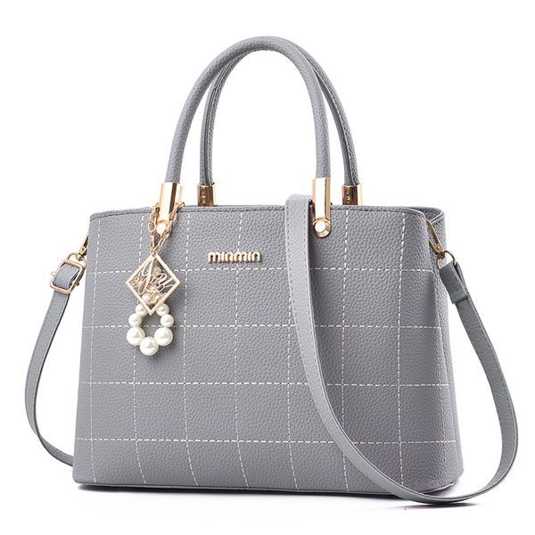 2020 new handbag european and american large pearl pendant shoulder bag messenger bags
2020 new handbag european and american large pearl pendant shoulder bag messenger bags