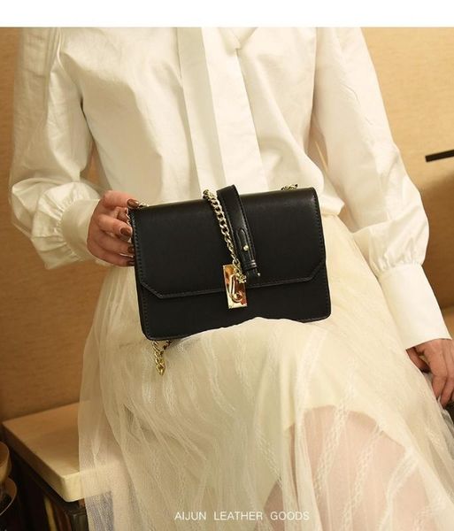 2020 new women's messenger bag korean fashion wild simple chain lock pu ladies chain small square bag
2020 new women's messenger bag korean fashion wild simple chain lock pu ladies chain small square bag