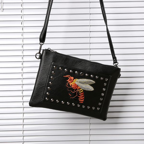trendy street rivets, fashion leather young men and women grab bags, leisure envelopes, bags, envelopes, bags
trendy street rivets, fashion leather young men and women grab bags, leisure envelopes, bags, envelopes, bags