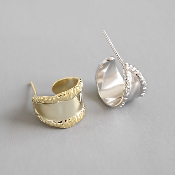 wide 925 sterling silver hoop earrings for women korean cool wedding bridal earings fashion jewelry 2020, Golden;silver
wide 925 sterling silver hoop earrings for women korean cool wedding bridal earings fashion jewelry 2020, Golden;silver