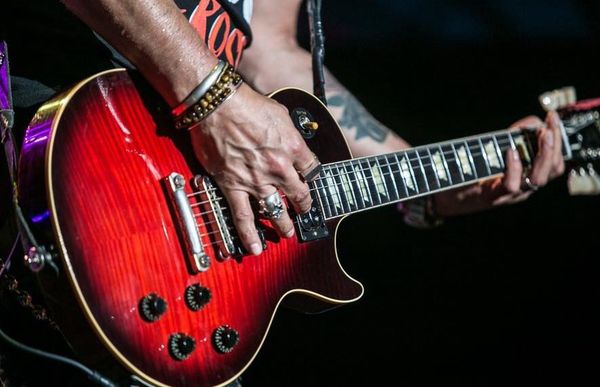rare 1959 slash signature # 2019 namm limited edition bolivian flame maple red burst electric guitar dark red back, cream body binding
rare 1959 slash signature # 2019 namm limited edition bolivian flame maple red burst electric guitar dark red back, cream body binding
