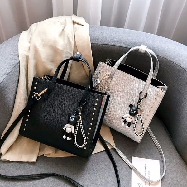 pu leather rivet casual fashion women's shoulder bag soft messenger bag handbags women bags designer high capacity 2019
pu leather rivet casual fashion women's shoulder bag soft messenger bag handbags women bags designer high capacity 2019